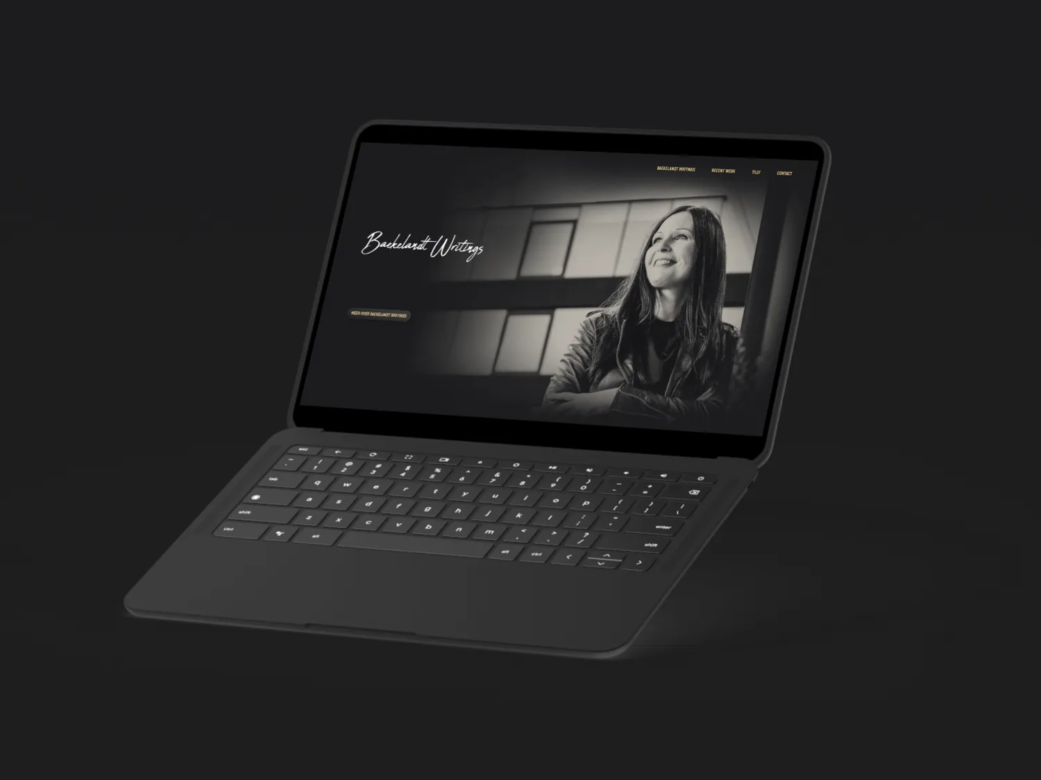 Mockup van de website van Baekelandt Writings op verschillende schermen