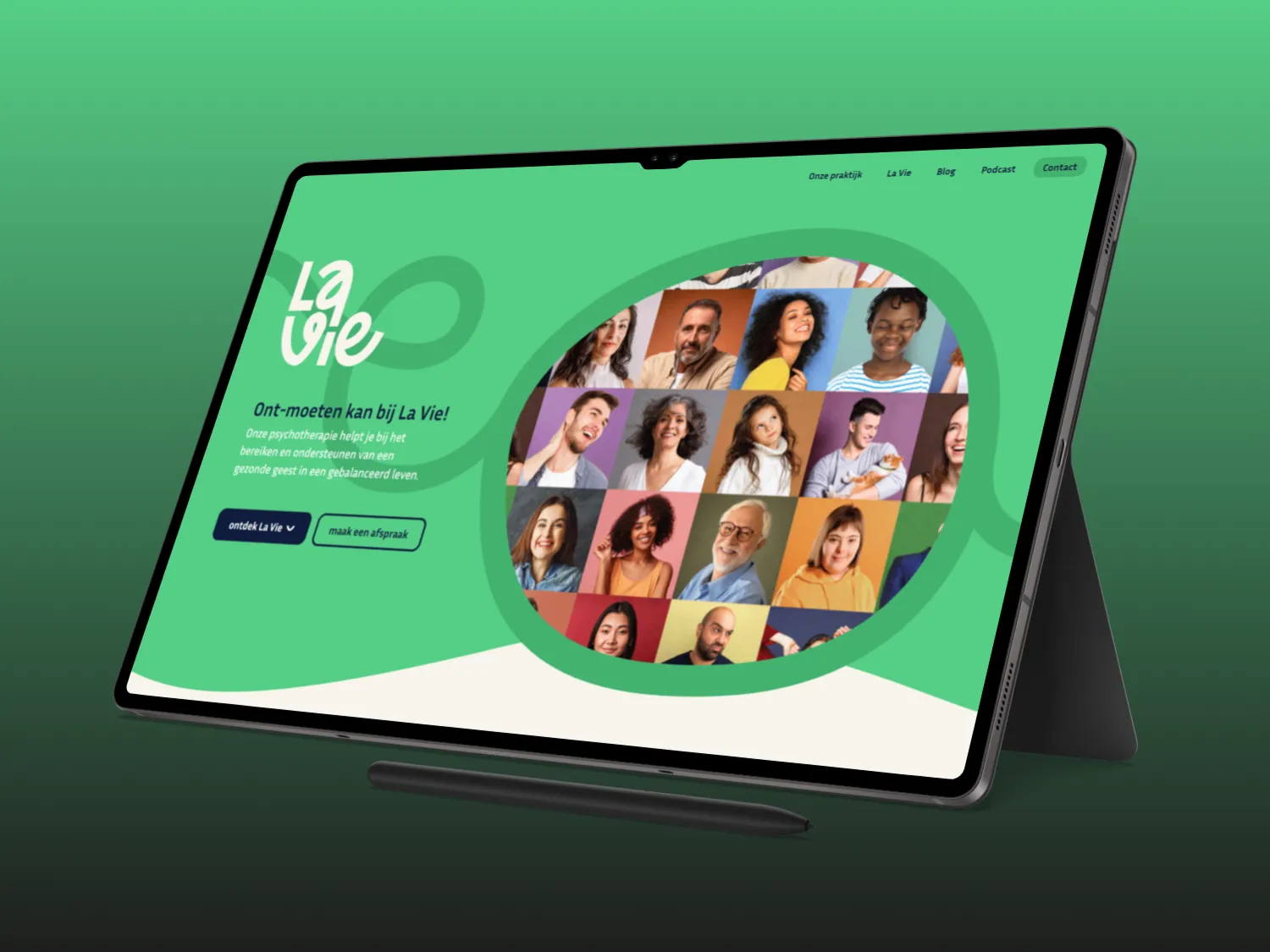 Mockup van de website van La Vie Pervijze op verschillende schermen
